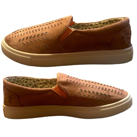 🆕PINK SLIP-ON SHOES WITH A WHITE SOLE! SIZE=8.5 US - Picture 8 of 16